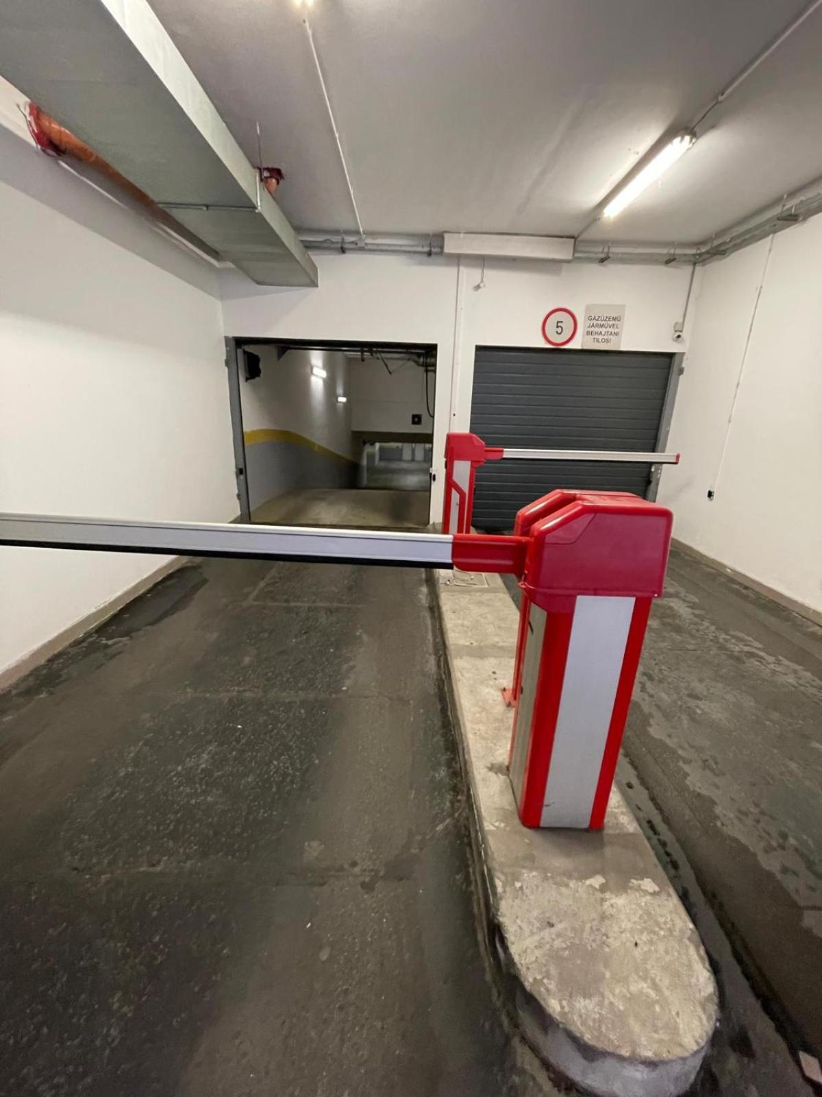 Szekely Apartment Near Deak Ferenc Square With Free Parking In Garage Βουδαπέστη Εξωτερικό φωτογραφία